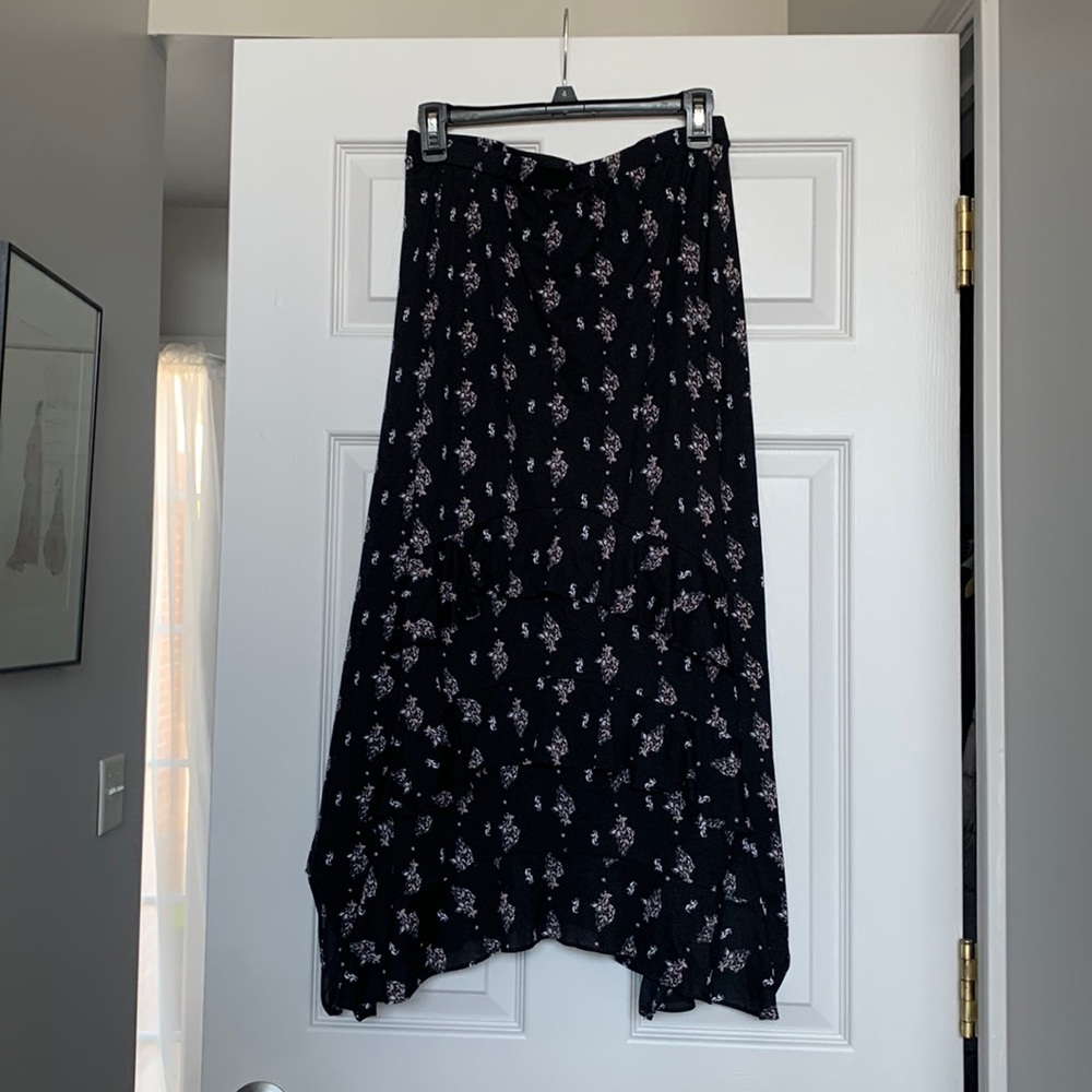 STYLE &CO. BEAUTIFUL LONG SKIRT